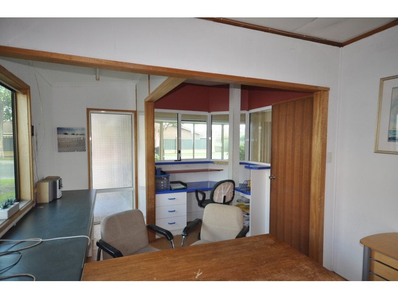 14 Philip Ave, Victor Harbor SA 5211