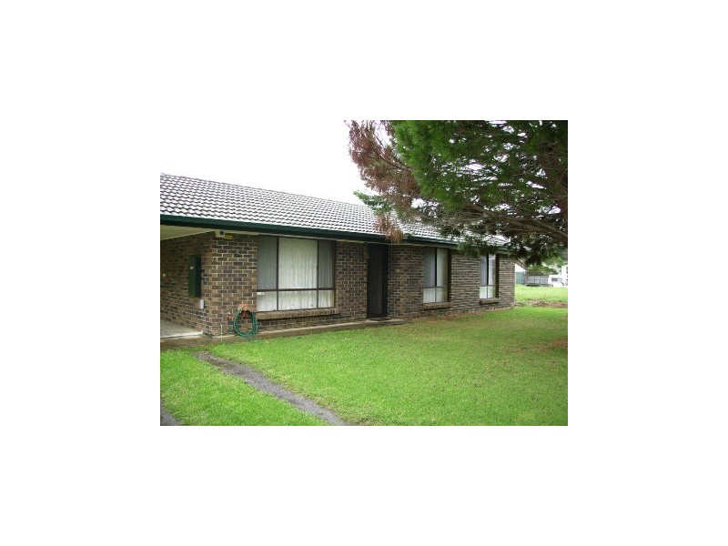 6 Simpson Ave, Encounter Bay SA 5211