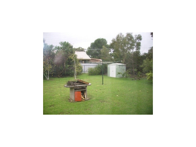 6 Simpson Ave, Encounter Bay SA 5211