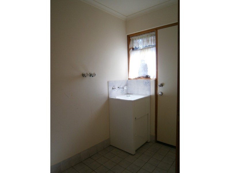6 Simpson Ave, Encounter Bay SA 5211