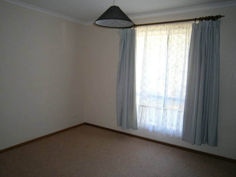 6 Simpson Ave, Encounter Bay SA 5211