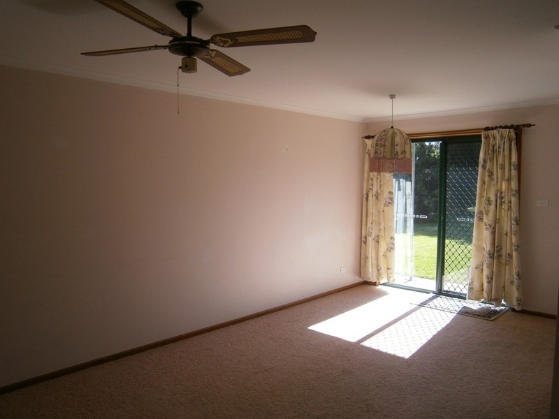 6 Simpson Ave, Encounter Bay SA 5211