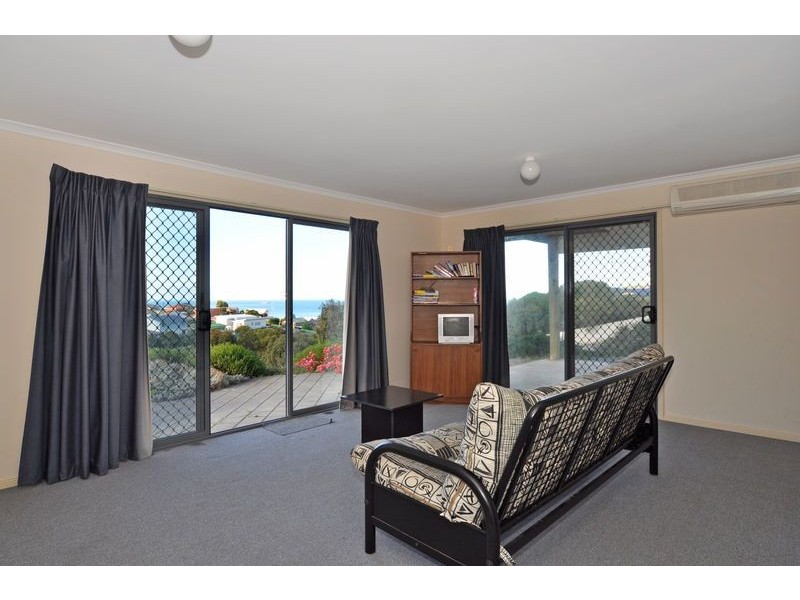 11 Theisenger Ct, Encounter Bay SA 5211