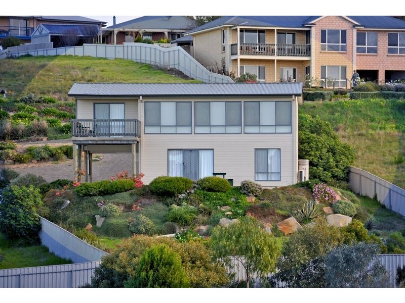 11 Theisenger Ct, Encounter Bay SA 5211