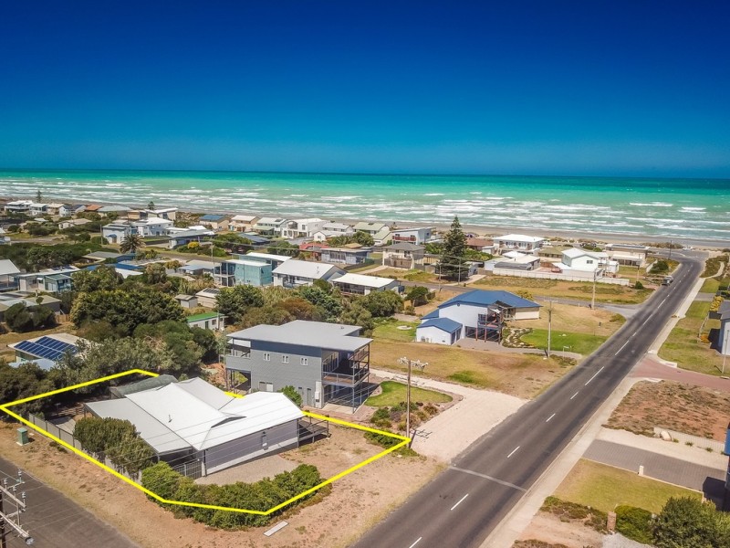 14 CHAPMAN ROAD, Middleton SA 5213