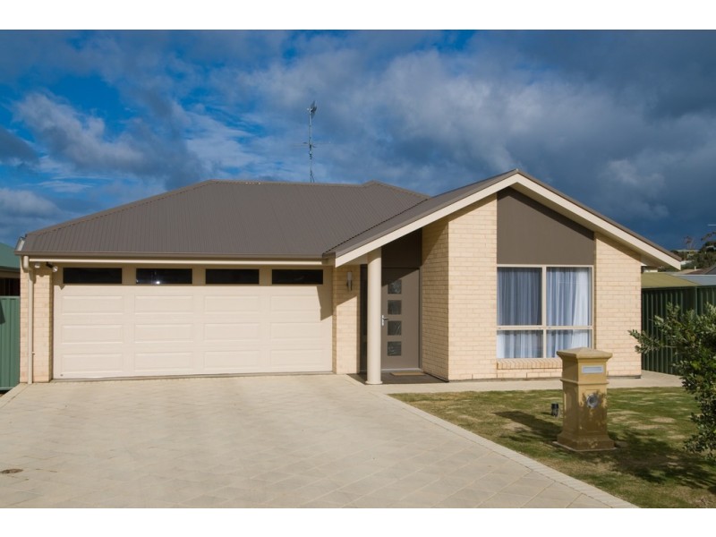 18 SWEETMAN AVENUE, Encounter Bay SA 5211