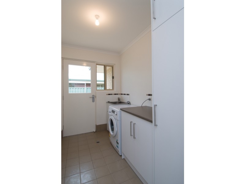 18 SWEETMAN AVENUE, Encounter Bay SA 5211