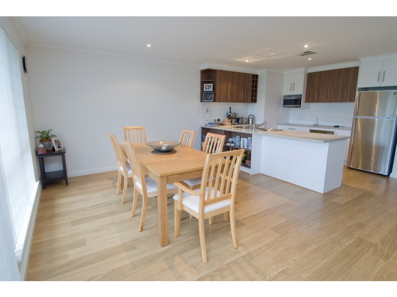 18 SWEETMAN AVENUE, Encounter Bay SA 5211