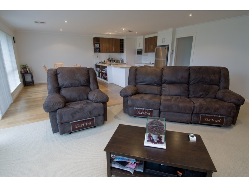 18 SWEETMAN AVENUE, Encounter Bay SA 5211