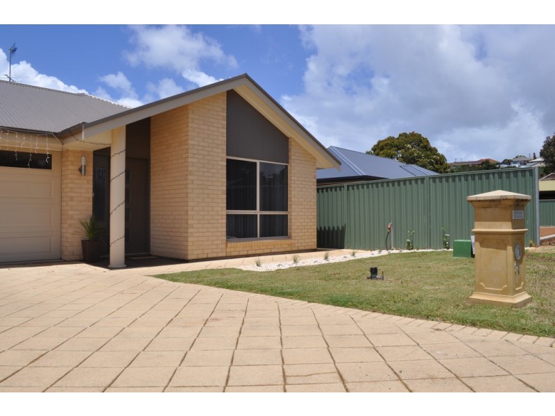 18 SWEETMAN AVENUE, Encounter Bay SA 5211