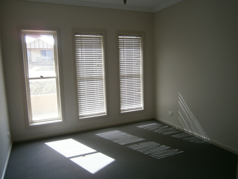 27 Jasmin Dr, Victor Harbor SA 5211