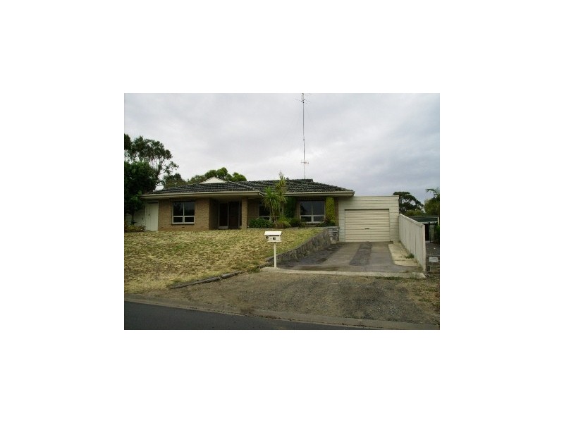 18 Marlborough Ave, Victor Harbor SA 5211
