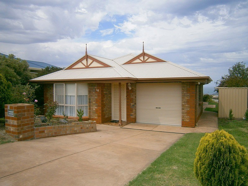 16 Three Gullies Road, Encounter Bay SA 5211