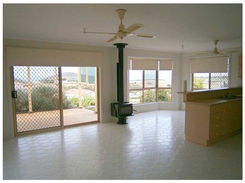 16 Three Gullies Road, Encounter Bay SA 5211