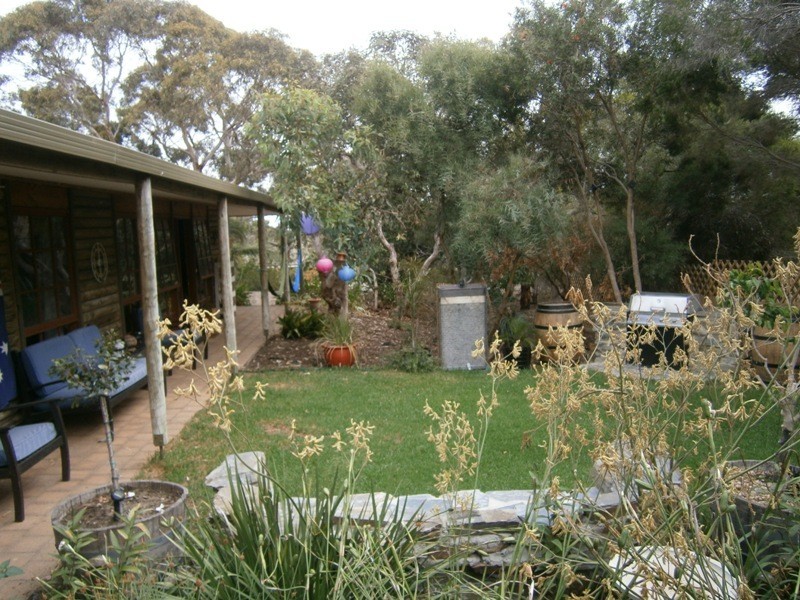 18 Altman Ave, Victor Harbor SA 5211