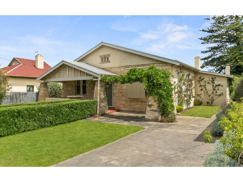 13 GRANTLEY AVENUE, Victor Harbor SA 5211