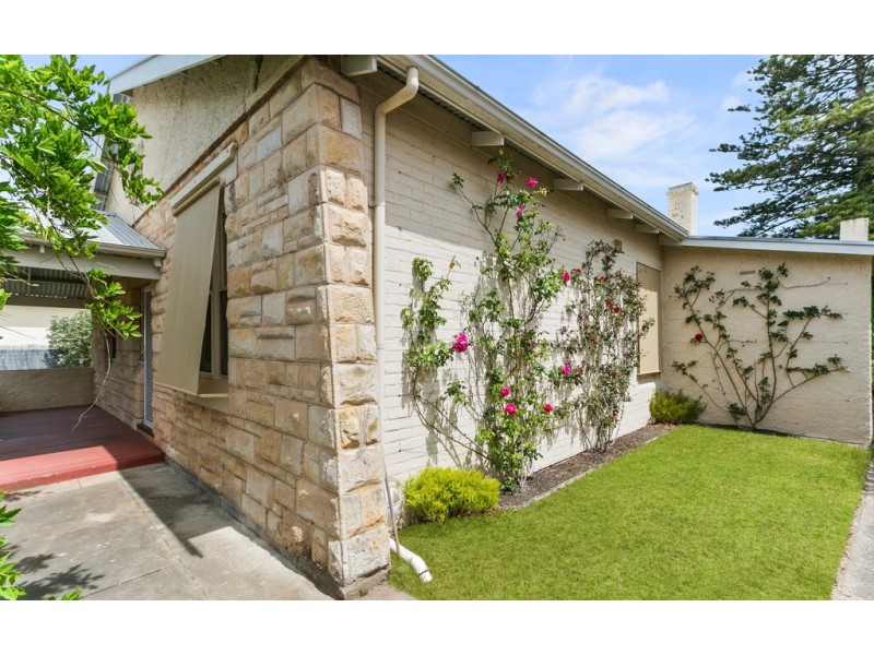 13 GRANTLEY AVENUE, Victor Harbor SA 5211