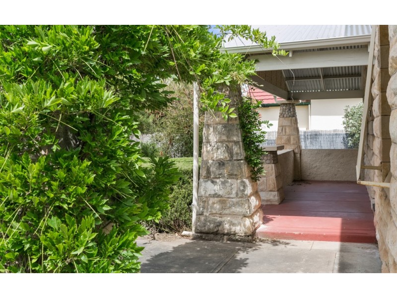 13 GRANTLEY AVENUE, Victor Harbor SA 5211