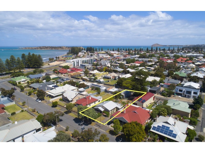 13 GRANTLEY AVENUE, Victor Harbor SA 5211