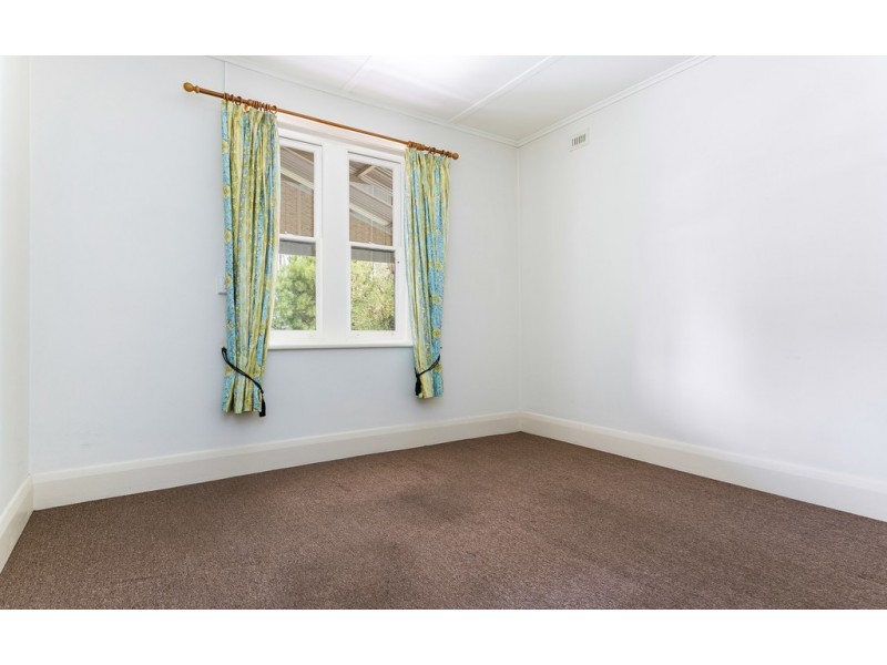 13 GRANTLEY AVENUE, Victor Harbor SA 5211