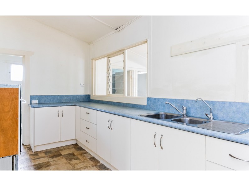 13 GRANTLEY AVENUE, Victor Harbor SA 5211