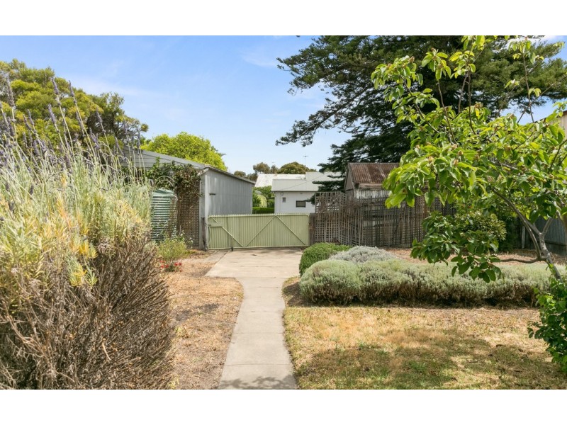 13 GRANTLEY AVENUE, Victor Harbor SA 5211