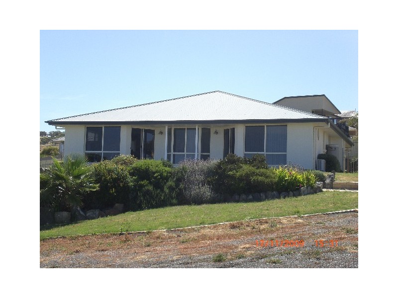 2 Cygnet Ct, Encounter Bay SA 5211