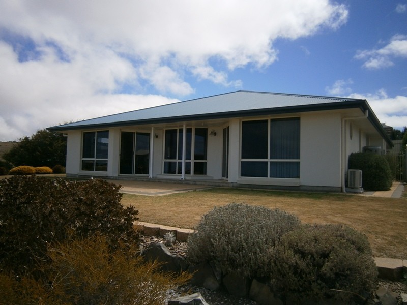 2 Cygnet Ct, Encounter Bay SA 5211