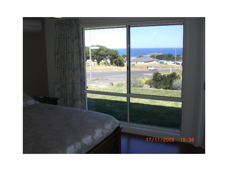 2 Cygnet Ct, Encounter Bay SA 5211