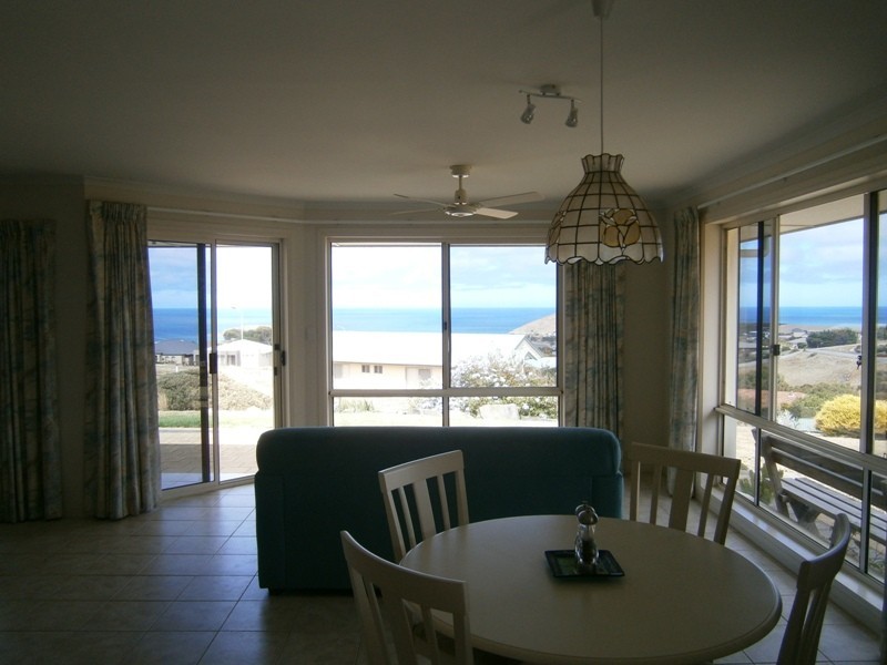 2 Cygnet Ct, Encounter Bay SA 5211