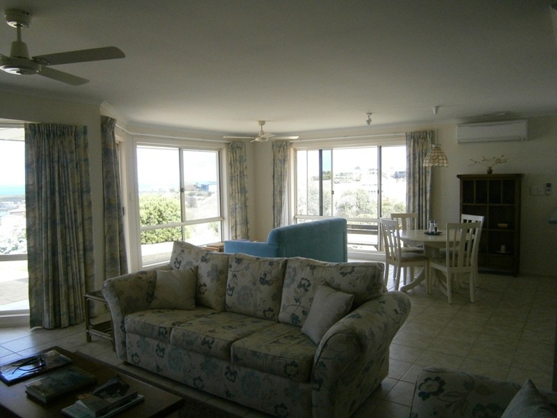 2 Cygnet Ct, Encounter Bay SA 5211