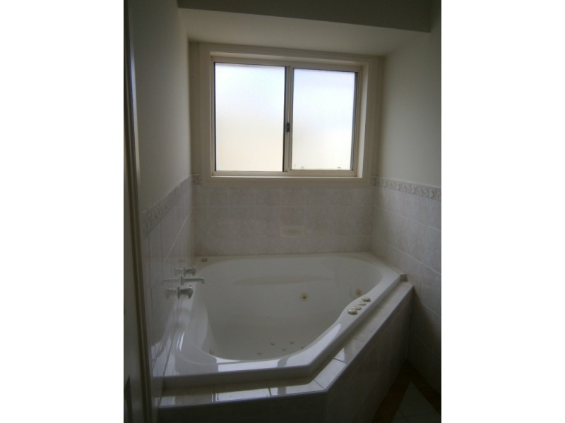 2 Cygnet Ct, Encounter Bay SA 5211
