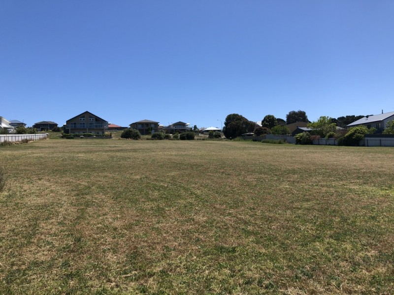 34 NORMA CRESCENT, Encounter Bay SA 5211