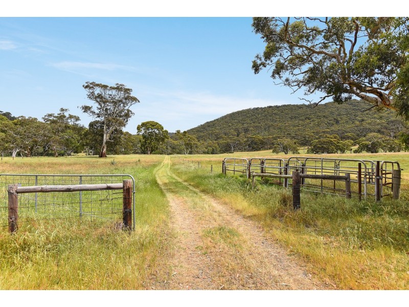 277 Sawpit Rd, Inman Valley SA 5211