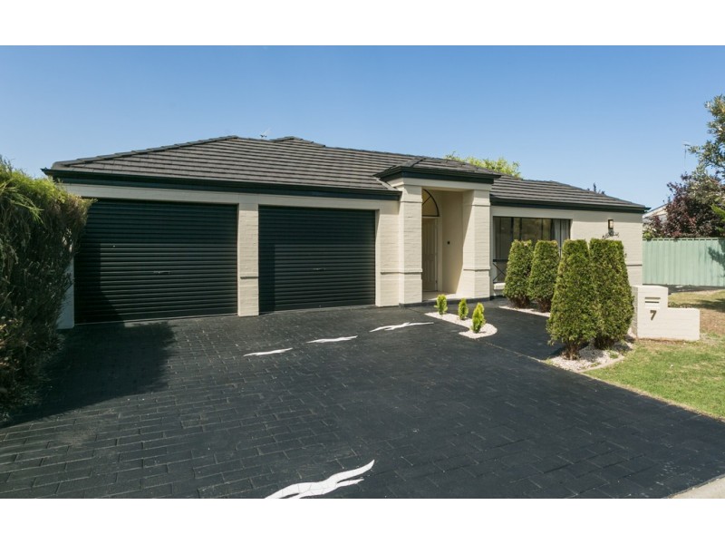 7 ROBB STREET, Encounter Bay SA 5211
