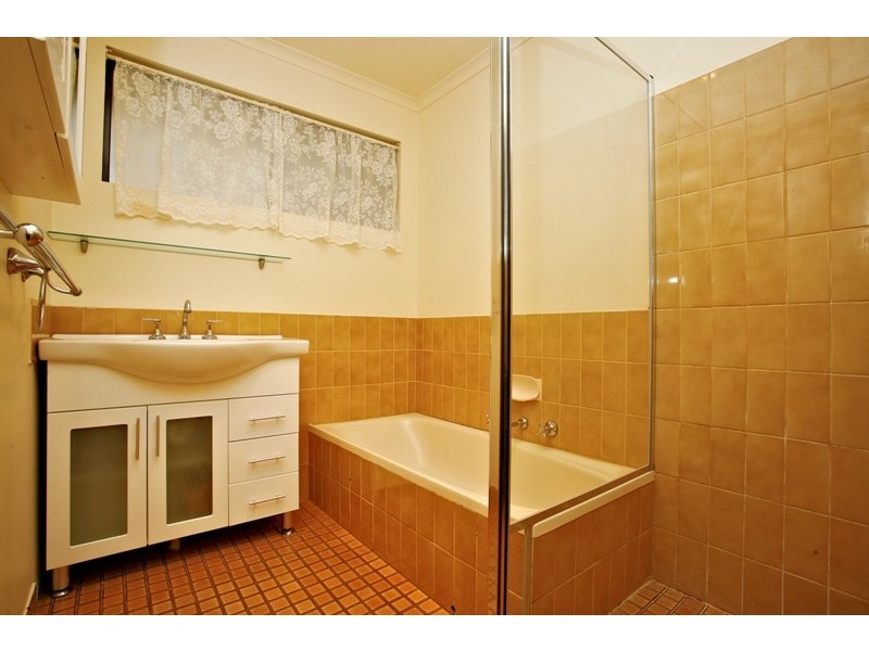 11 Folkstone Tce, Victor Harbor SA 5211