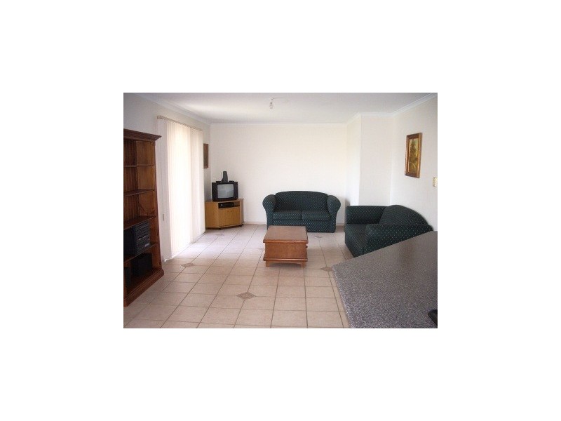8 Lakeside Cct, Encounter Bay SA 5211