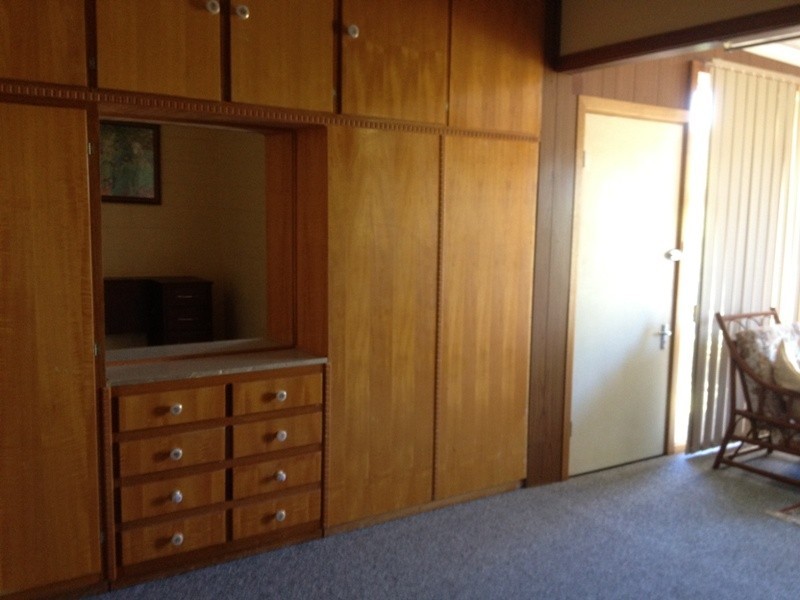 8 Bond Ave, Victor Harbor SA 5211