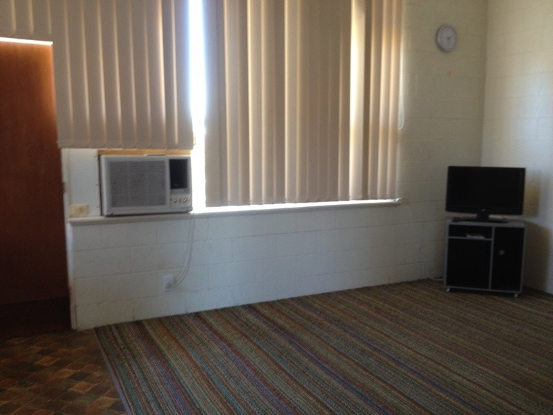 8 Bond Ave, Victor Harbor SA 5211