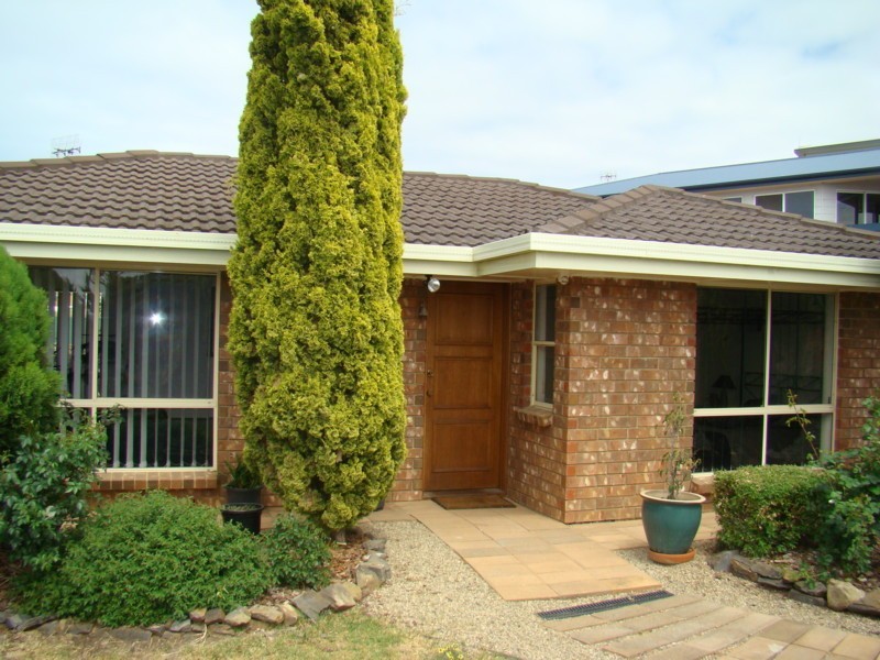 15 DAVIES STREET, Encounter Bay SA 5211
