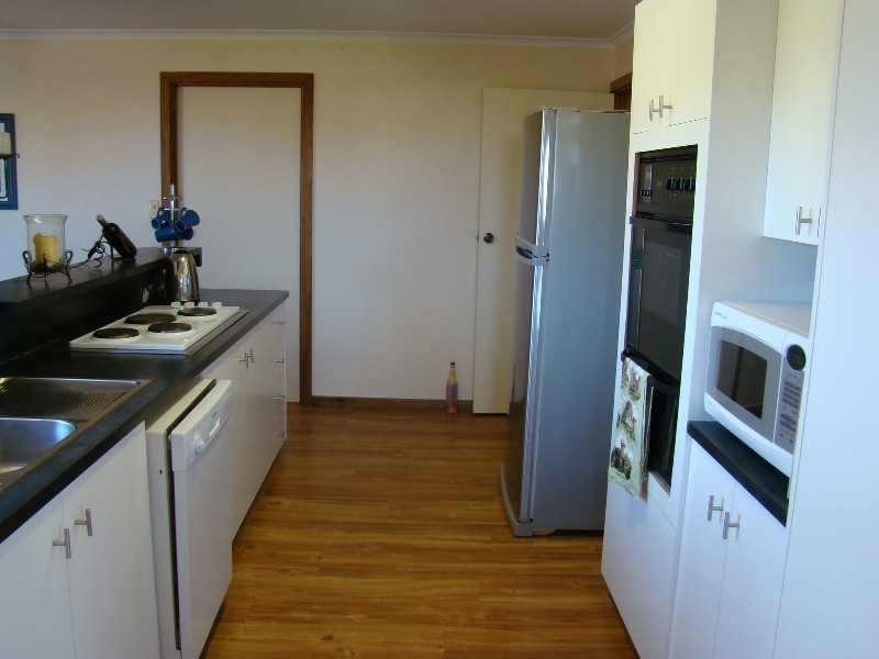15 DAVIES STREET, Encounter Bay SA 5211