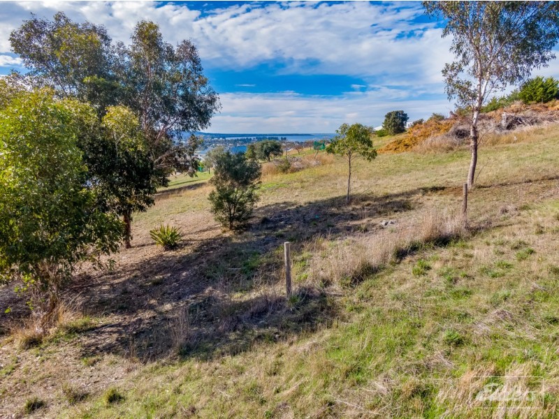 33 STONE HUT CIRCUIT, Encounter Bay SA 5211