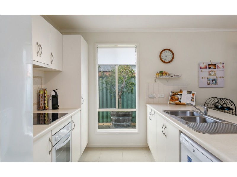 9 Robb Street, Encounter Bay SA 5211