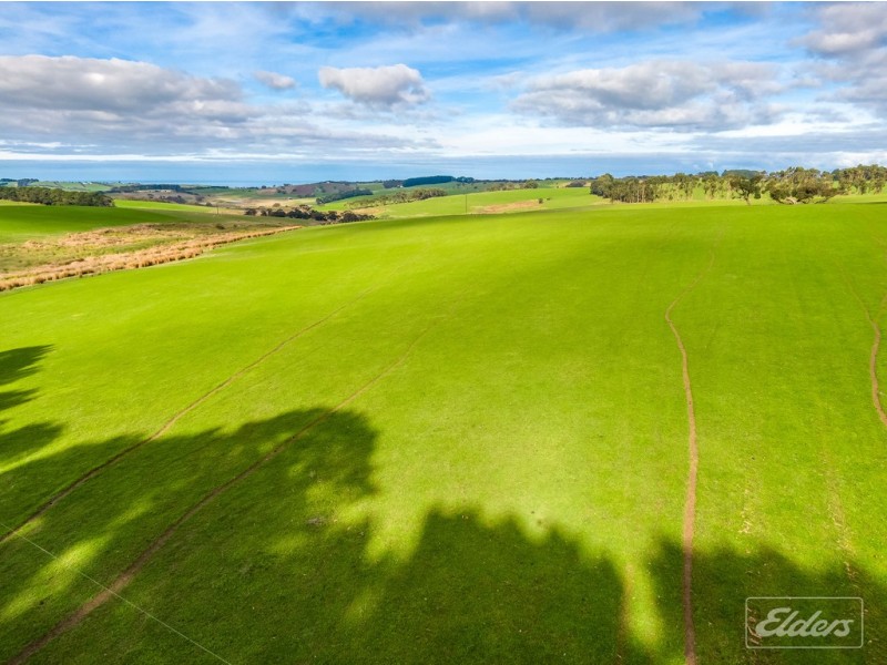 A16 and 17 1900 Range Rd, Parawa SA 5203