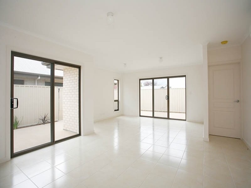 Villa 4, 18-22 LEWORTHY STREET, Victor Harbor SA 5211
