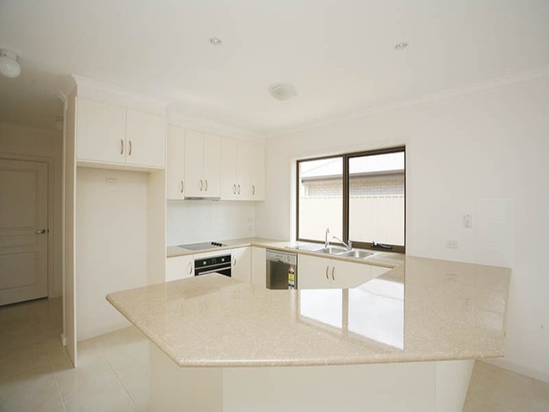 Villa 4, 18-22 LEWORTHY STREET, Victor Harbor SA 5211