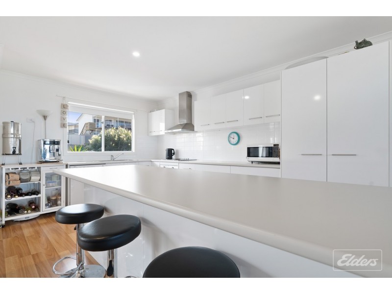 16 STONE HUT CIRCUIT, Encounter Bay SA 5211