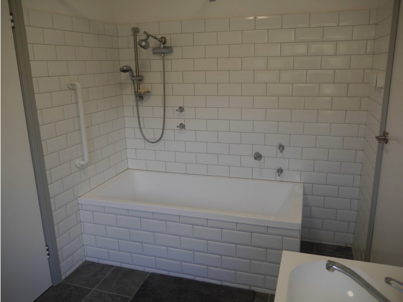 4 CONNELL STREET, Victor Harbor SA 5211