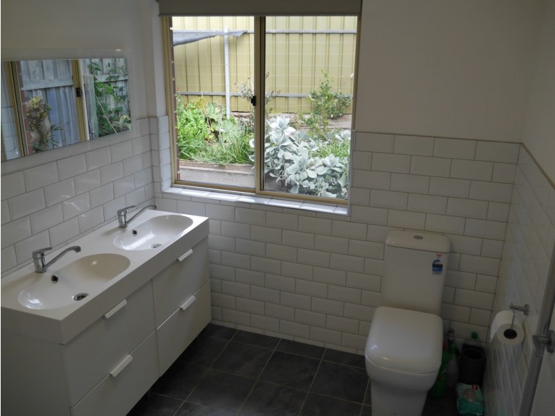 4 CONNELL STREET, Victor Harbor SA 5211