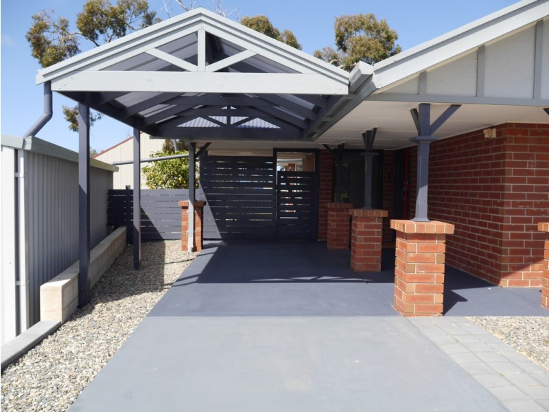 4 CONNELL STREET, Victor Harbor SA 5211